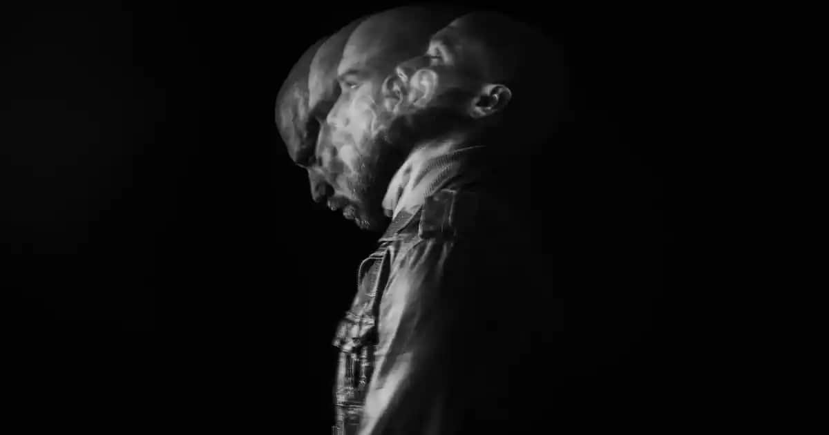 Kombin Tişört ile Stil Sahibi ve Rahat Görünüm Yaratmanın Yolları