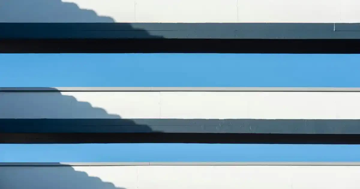 Nike Air Force Mavi Erkek Ayakkabılarıyla Tarzınızı Yükseltin ve Günlük Şıklığa Adım Atın