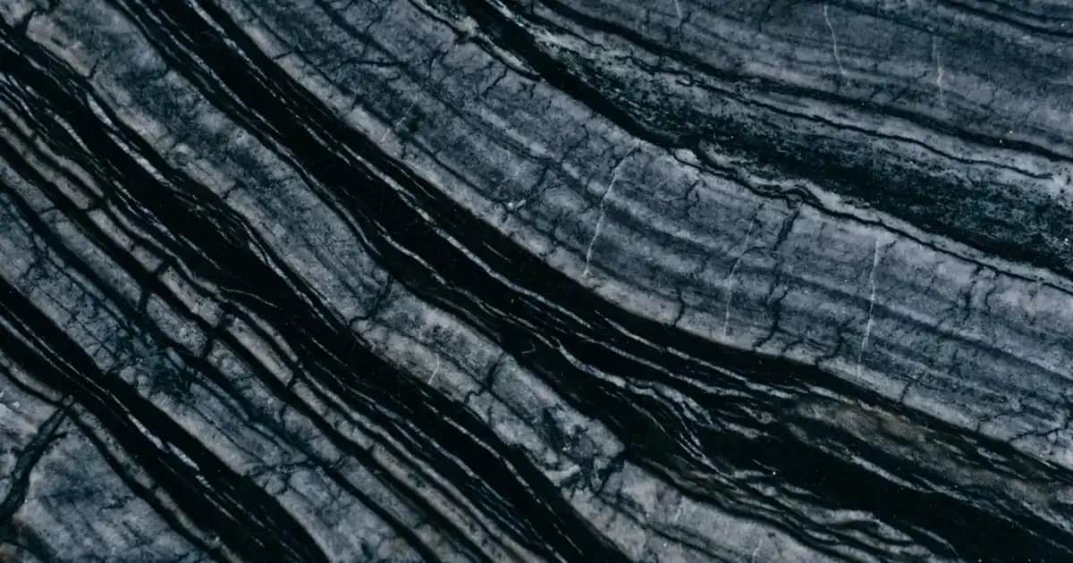 Nike Air Jordan Low Kadın Ayakkabıları: Şıklık ve Konforun Birleşimi