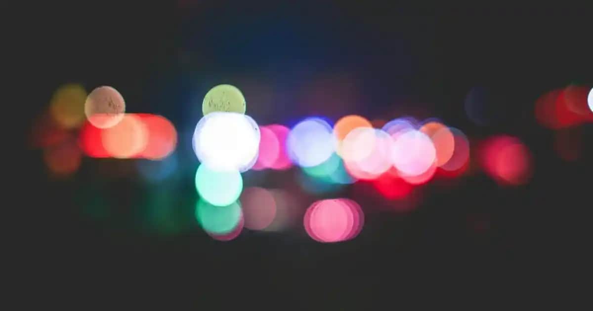 Nike Beyaz Botlar: Moda ve Fonksiyonelliği Bir Arada Sunan Günlük ve Spor Modelleri