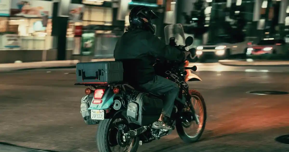 Nike Kadın Gri Ayakkabılar: Şıklık ve Konforu Bir Arada Sunan Modeller