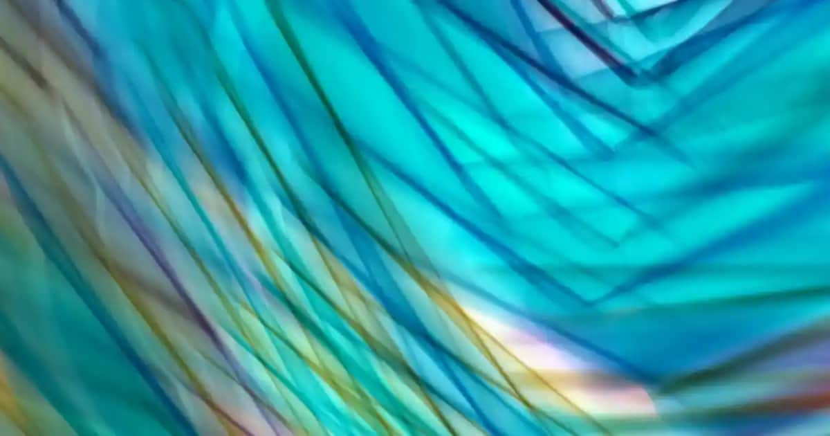 Nike Kadın Sweatshirtleri: Şıklık ve Konforun Bir Arada Olduğu Modern Tasarımlar