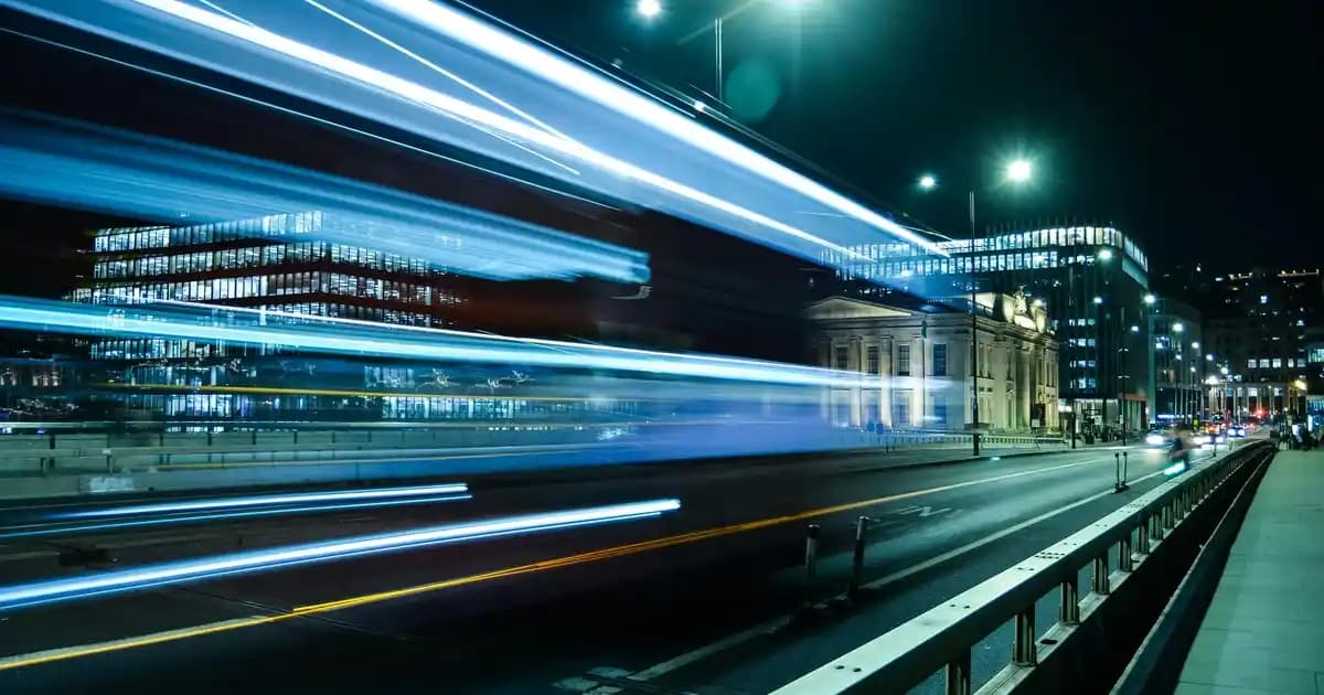 Nike Kadın Tişörtleri: Spor ve Günlük Kullanım İçin Şık ve Fonksiyonel Tasarımlar