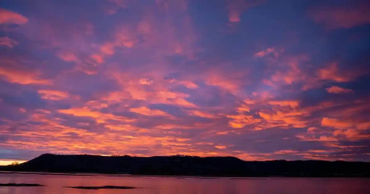 Nike Tech Çocuk Koleksiyonu ile Konfor ve Şıklık Bir Arada Günlük ve Spor Kullanımına Uygun