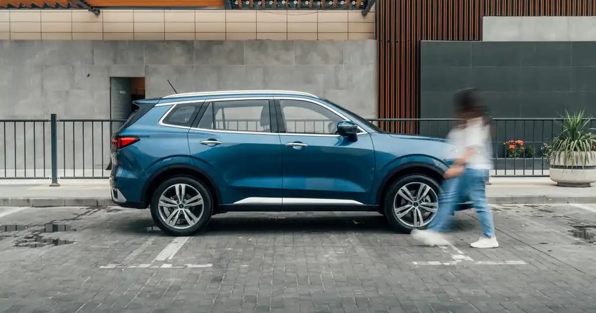 Nike TN Beyaz Spor Ayakkabısı: Şıklık ve Konforun Modern Buluşması