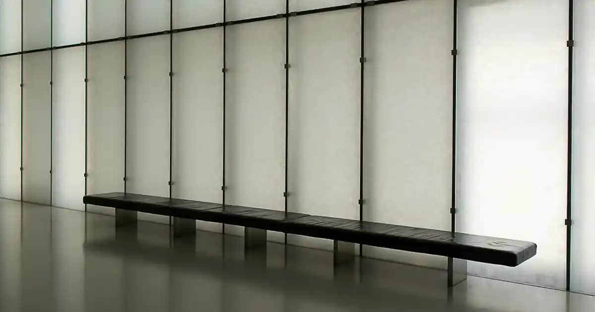 Siyah Erkek Gömlek ve Çanta/Ayakkabı Kombinasyonlarıyla Stil Rehberi