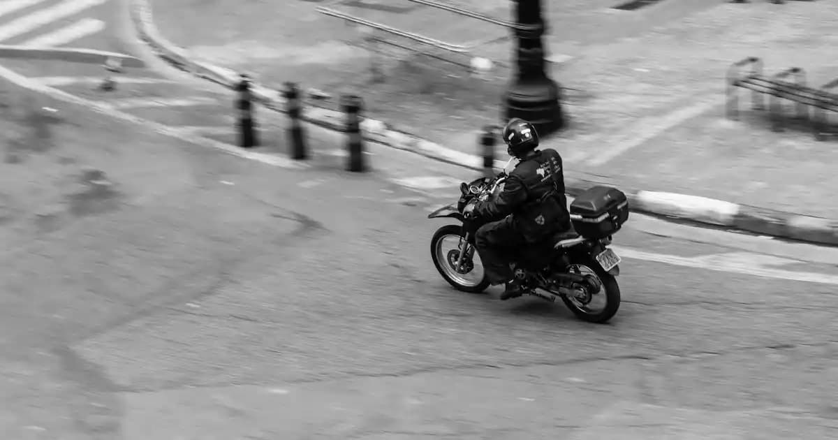 Yuvarlak Kağıt İp Çanta: Doğal ve Şık Sürdürülebilir El İşi Tasarımı