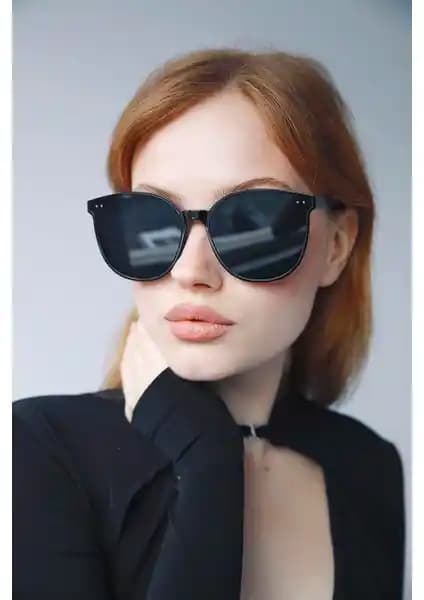 Bilge Karga Jessica Black Kadın Güneş Gözlüğü Şıklık ve Göz Sağlığı Sunan Modern Tasarım