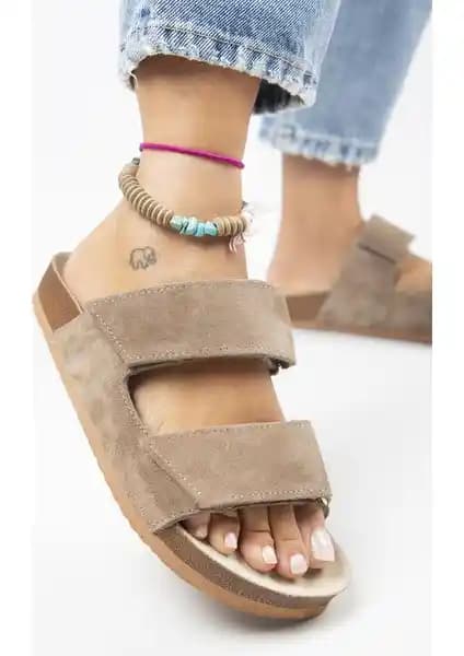 Kadın Hakiki Deri Terlik Karşılaştırması: Manijero Vina ve Marjin Modelleri Analizi