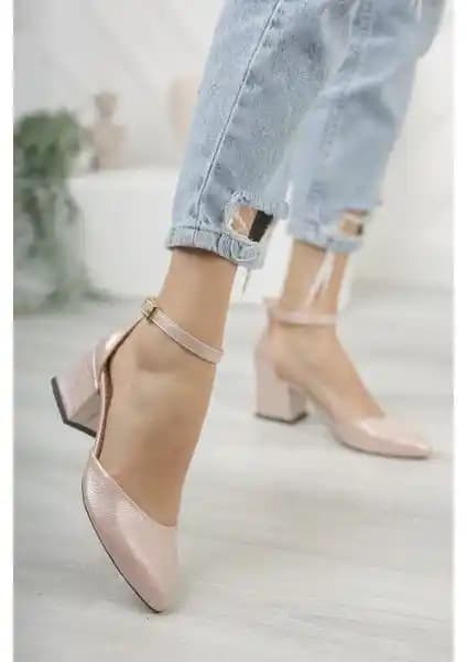 Merve Baş Kadın Lila Süet Tek Bant Kalın Topuklu Klasik Ayakkabı Özellikleri ve Kullanım Alanları