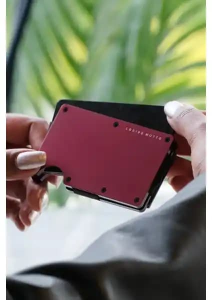 Modern ve Şık Cüzdan Karşılaştırması: Louise Motto ve MAT DERİ Modelleri