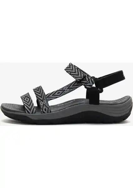 Skechers Kadın Siyah Sandalet Modern Tasarım ve Üstün Konfor Sunar