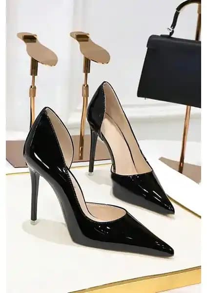 Trendy Anka Siyah Rugan Kadın Topuklu Stiletto Ayakkabı İnce Topuk ve Şeffaf Detaylarla Şıklık