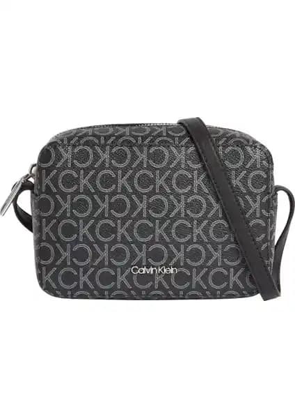 Calvin Klein ve Tommy Hilfiger Kadın Çapraz Çanta Karşılaştırması Günlük Kullanım İçin En İyi Seçenekler