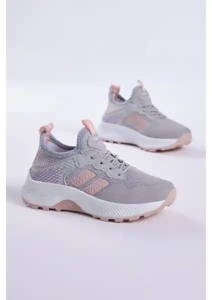 Çocuklar İçin En İyi Ayakkabı Seçenekleri: Rahat ve Eğlenceli Modellerin Karşılaştırması