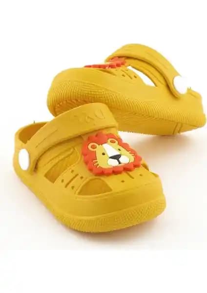 Çocuklar İçin Yazlık Kaydırmaz ve PVC Malzemeli Terliklerin Karşılaştırması