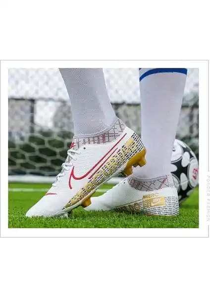 Futbol ve Halı Saha İçin En İyi Profesyonel Ayakkabı Karşılaştırması