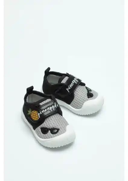 Gezer Yazlık Keten Bebek Erkek ve Tonny Black Unisex Spor Ayakkabısı Karşılaştırması