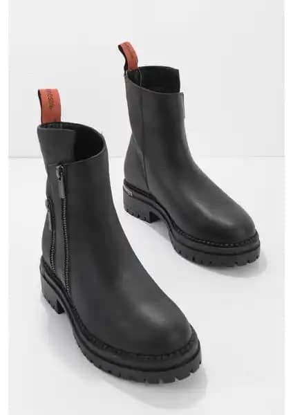 Harley Davidson Kadın Botları Karşılaştırması: Şıklık ve Konfor Analizi