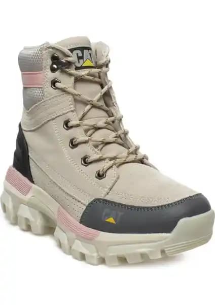 Kadın Bot Modelleri Karşılaştırması: Dayanıklılık ve Şıklık Analizi