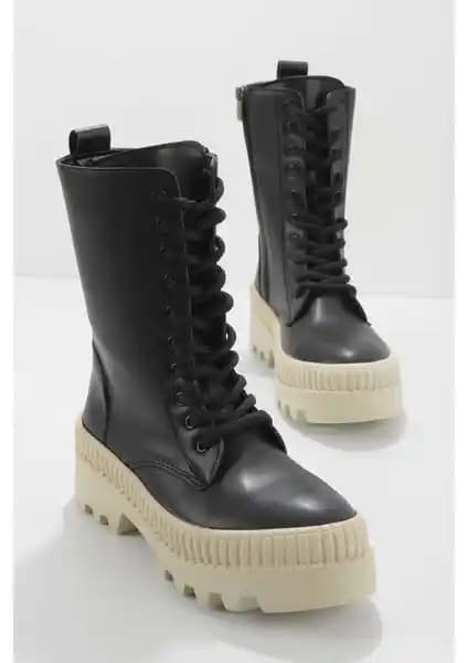 Kadın Bot Seçimi: Bambi Siyah Bej ve Muggo Carol Modellerinin Karşılaştırması