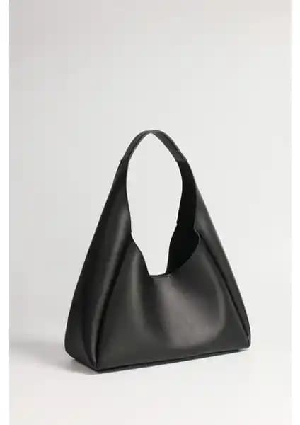 Kadın Çantası Karşılaştırması: Densila ve Şıkırtı Modellerinin Özellikleri ve Kullanıcı Yorumları