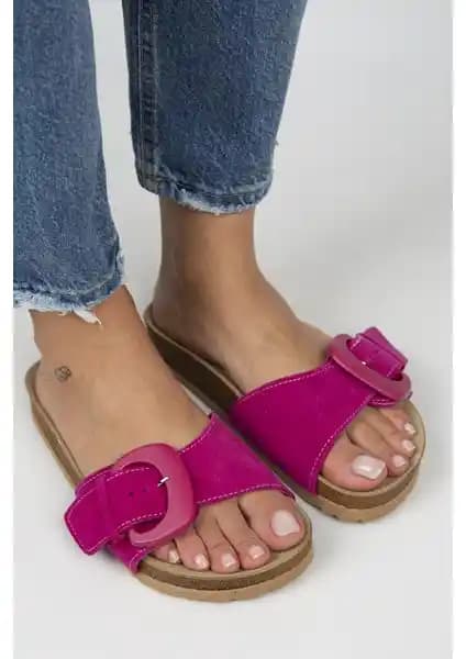 Kadın Deri Terlikleri Karşılaştırması: Manijero Alandra ve Zeta 2 Modelleri Analizi