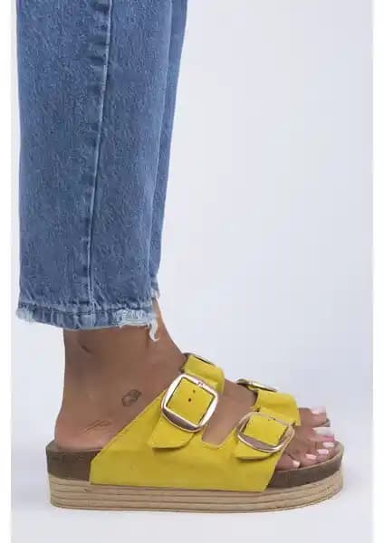 Kadın Deri Terlikleri Karşılaştırması: Manijero Selina ve Zeta 2 Modelleri