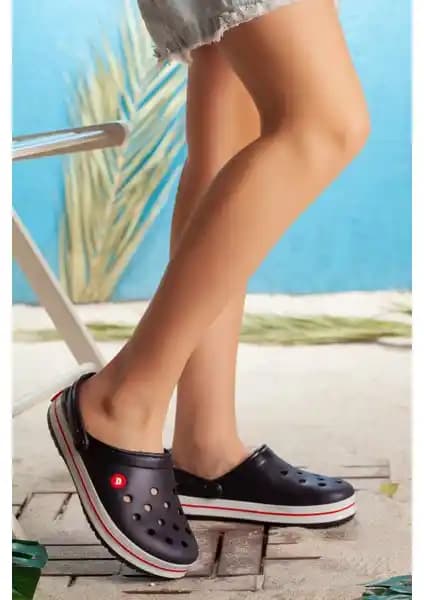 Kadın Günlük Terlikleri Karşılaştırması: Daxtors D079 ve Neon Shoes Lina Özellikleri