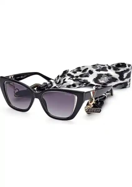 Kadınlar İçin Guess ve Ray-Ban Güneş Gözlükleri Karşılaştırması ve Seçim Rehberi