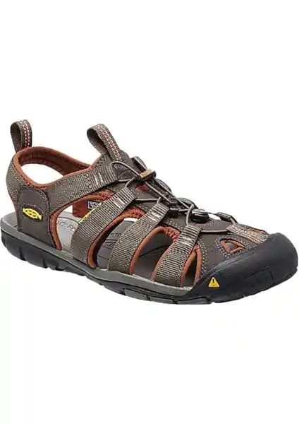Keen Clearwater Cnx ve Newport H2 Erkek Sandaletleri Karşılaştırması