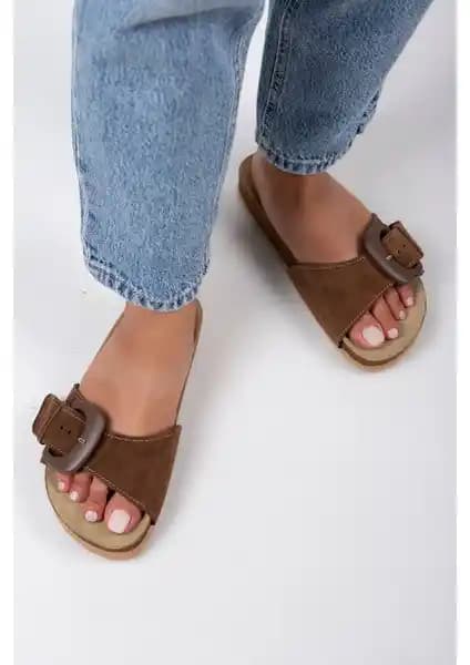 Manijero Alandra ve Zeta Kadın Deri Terlikleri Karşılaştırması ve Seçim Rehberi