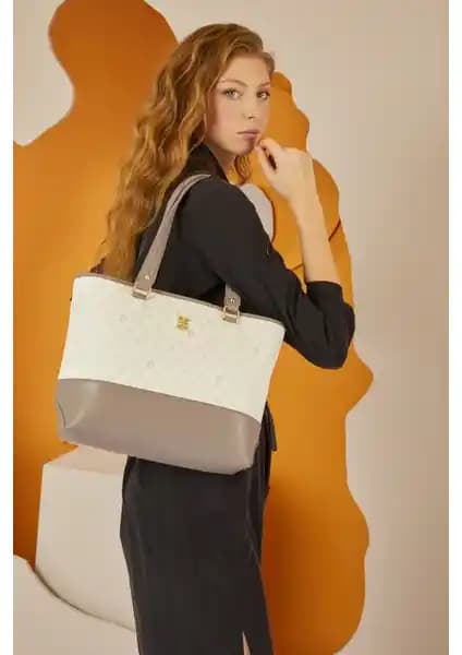 Pierre Cardin Kadın Omuz Çantası Karşılaştırması Beyaz ve Siyah Modelleri Analizi