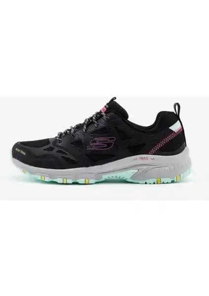 Skechers HİLLCREST ve Track - New Staple Kadın Spor Ayakkabıları Karşılaştırması