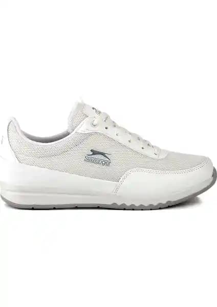 Slazenger Kadın Sneaker Karşılaştırması: Angle I ve Pera Modellerinin Özellikleri ve Kullanıcı Yorumları