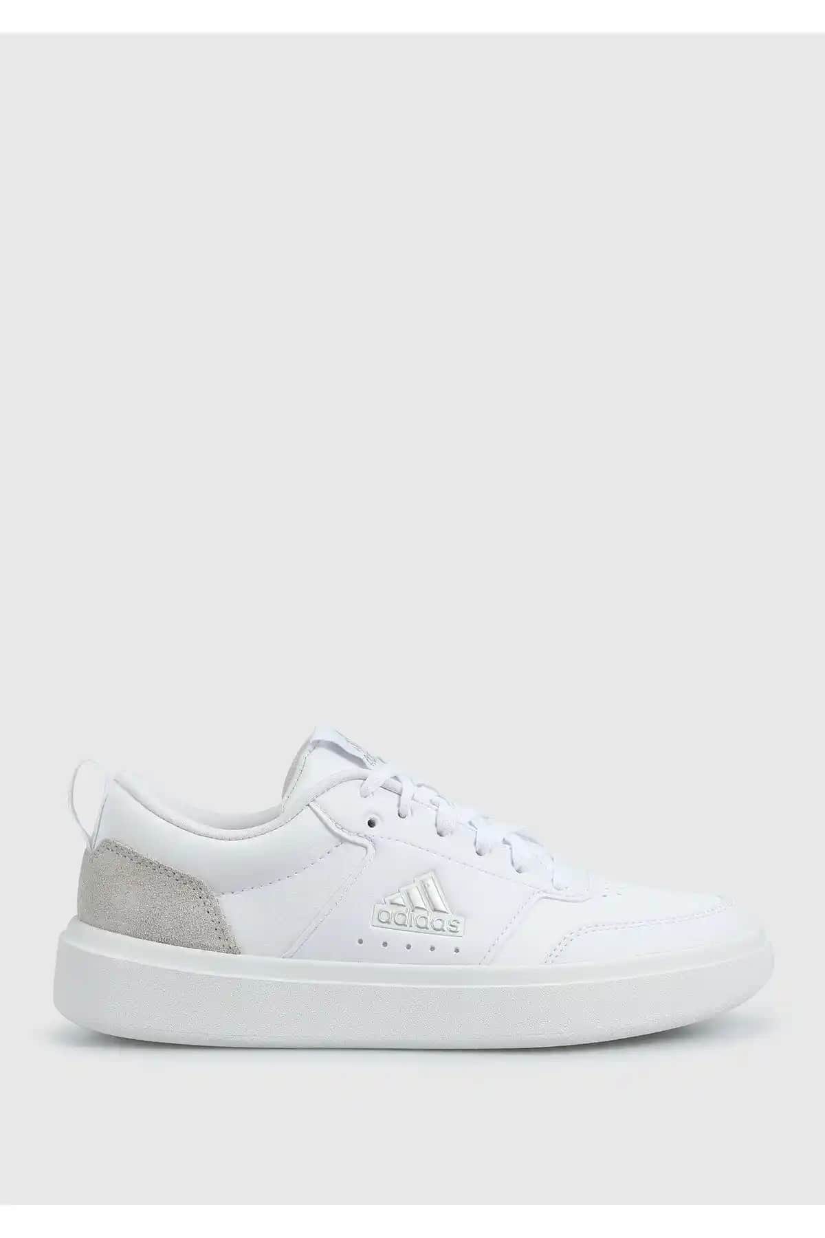 adidas Sportswear Park Street Kadın Spor Ayakkabısı: Rahat ve Şık Günlük Spor Ayakkabısı