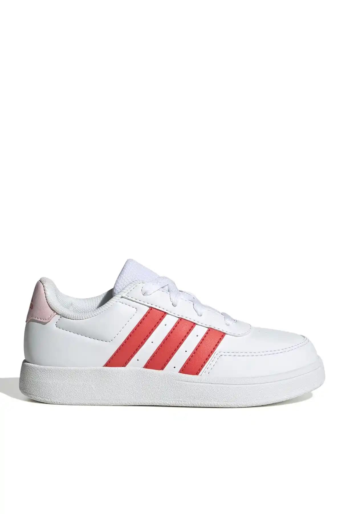 adidas Yürüyüş Ayakkabısı: Konfor ve Şıklık Sunan Modern Spor Ayakkabı Modeli