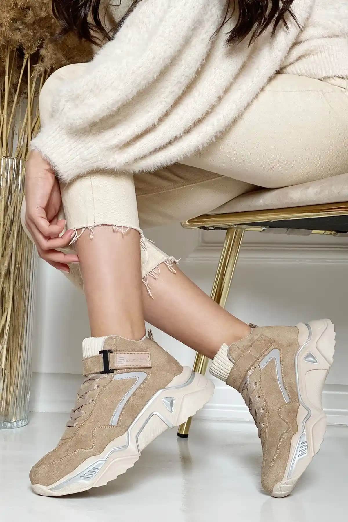 Dark Seer Bej Kadın Sneaker Günlük Şıklık ve Konfor Sunan Modern Tasarım