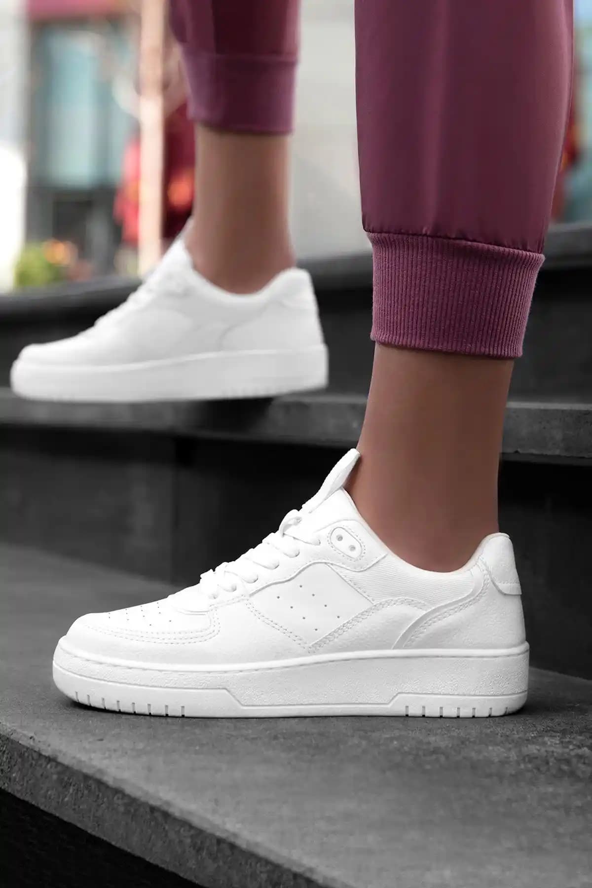 Dark Seer DS Alley Beyaz Kadın Sneaker Günlük Şıklık ve Konfor Sunan Modern Tasarım