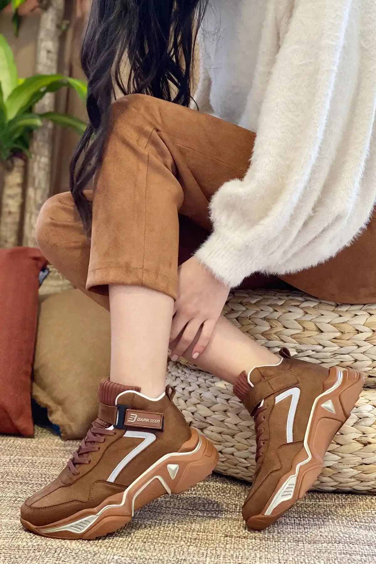 Dark Seer Taba Kadın Sneaker Günlük Şıklık ve Konfor Sunan Modern Tasarım