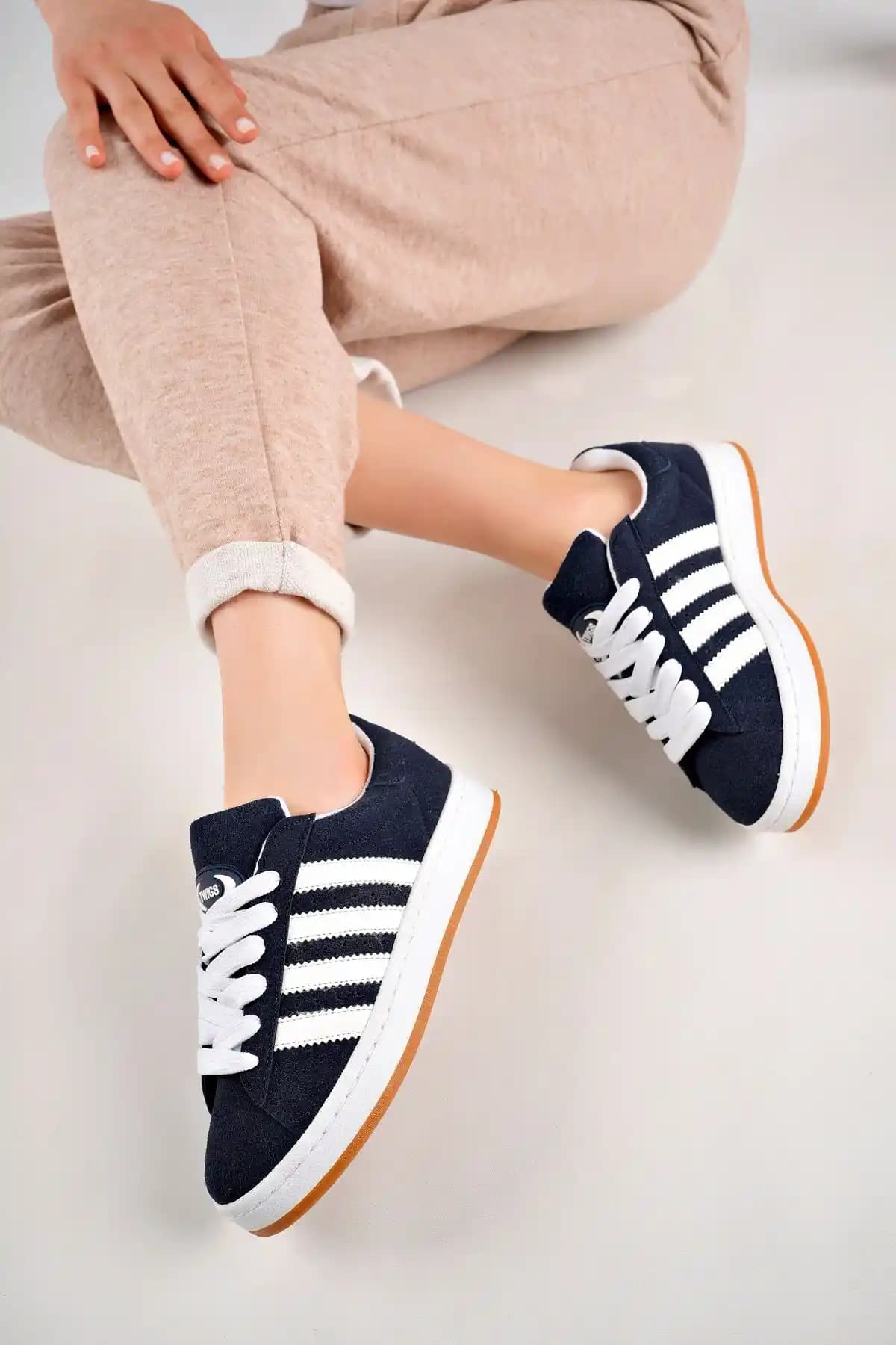 Freemax Spor Sneaker Ayakkabı: Şıklık ve Konforu Bir Arada Sunan Unisex Tasarım