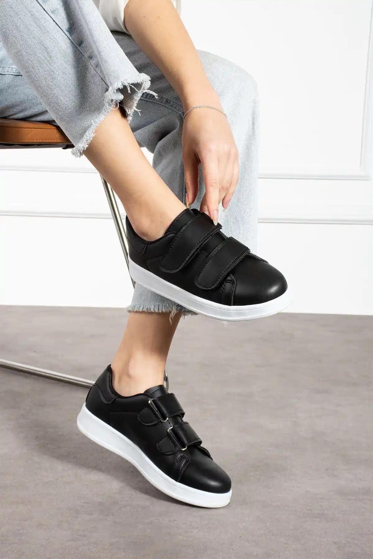 Galya Shoes Kadın Siyah Cırtlı Spor Ayakkabı: Şıklık ve Konforun Modern Buluşması