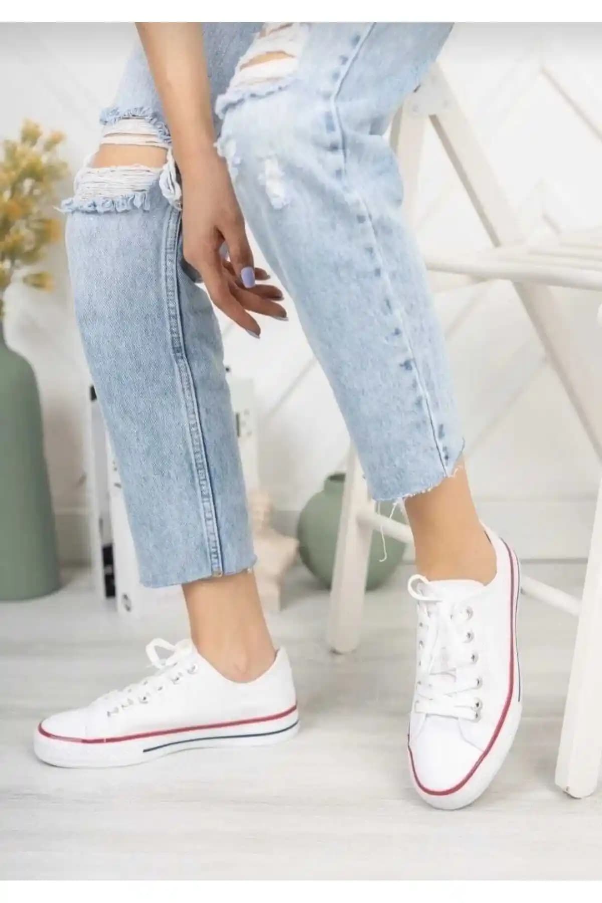 İbrahim Müslü Unisex Beyaz Keten Sneaker Modern Şıklık ve Günlük Konfor Sunar