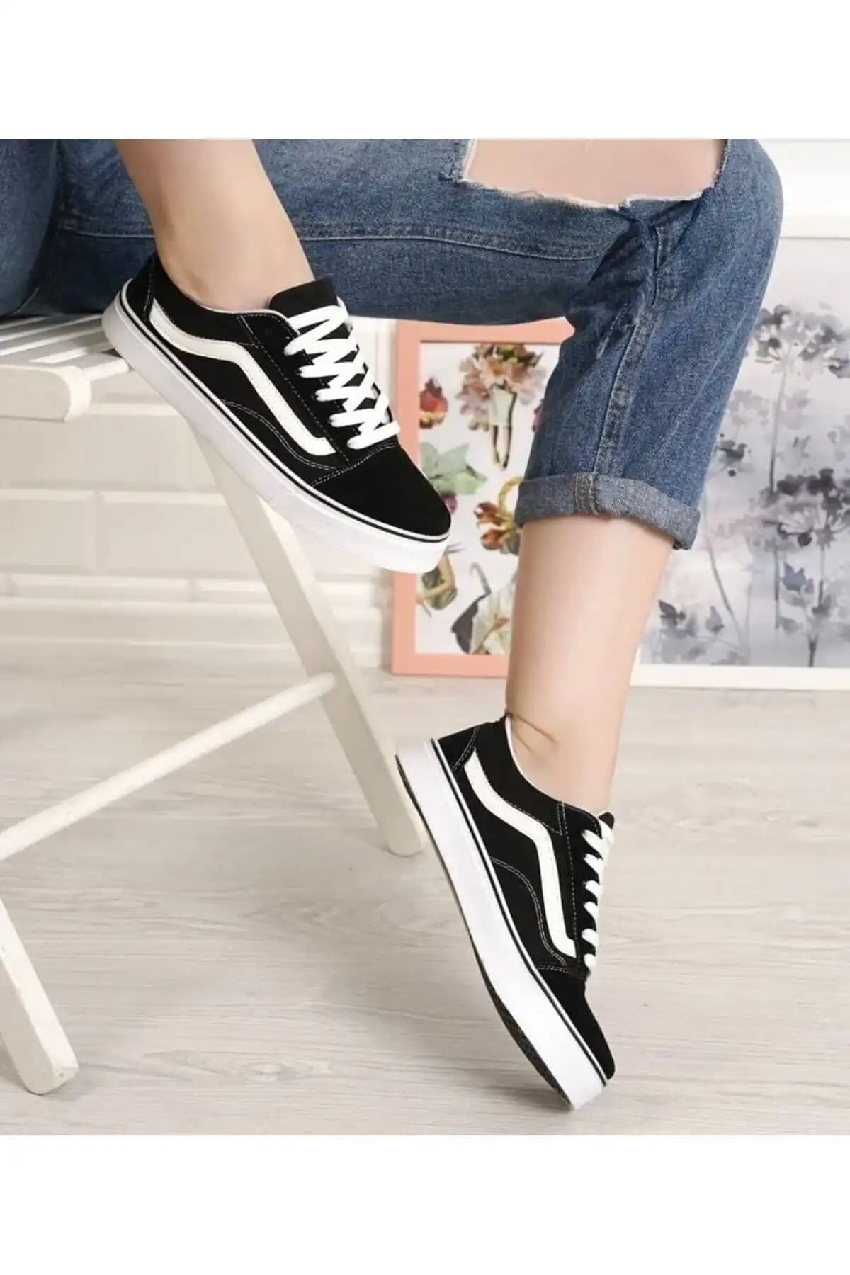 Ibrahim Müslü Unisex Siyah Keten Sneaker: Modern Tasarım ve Konforun Buluşması