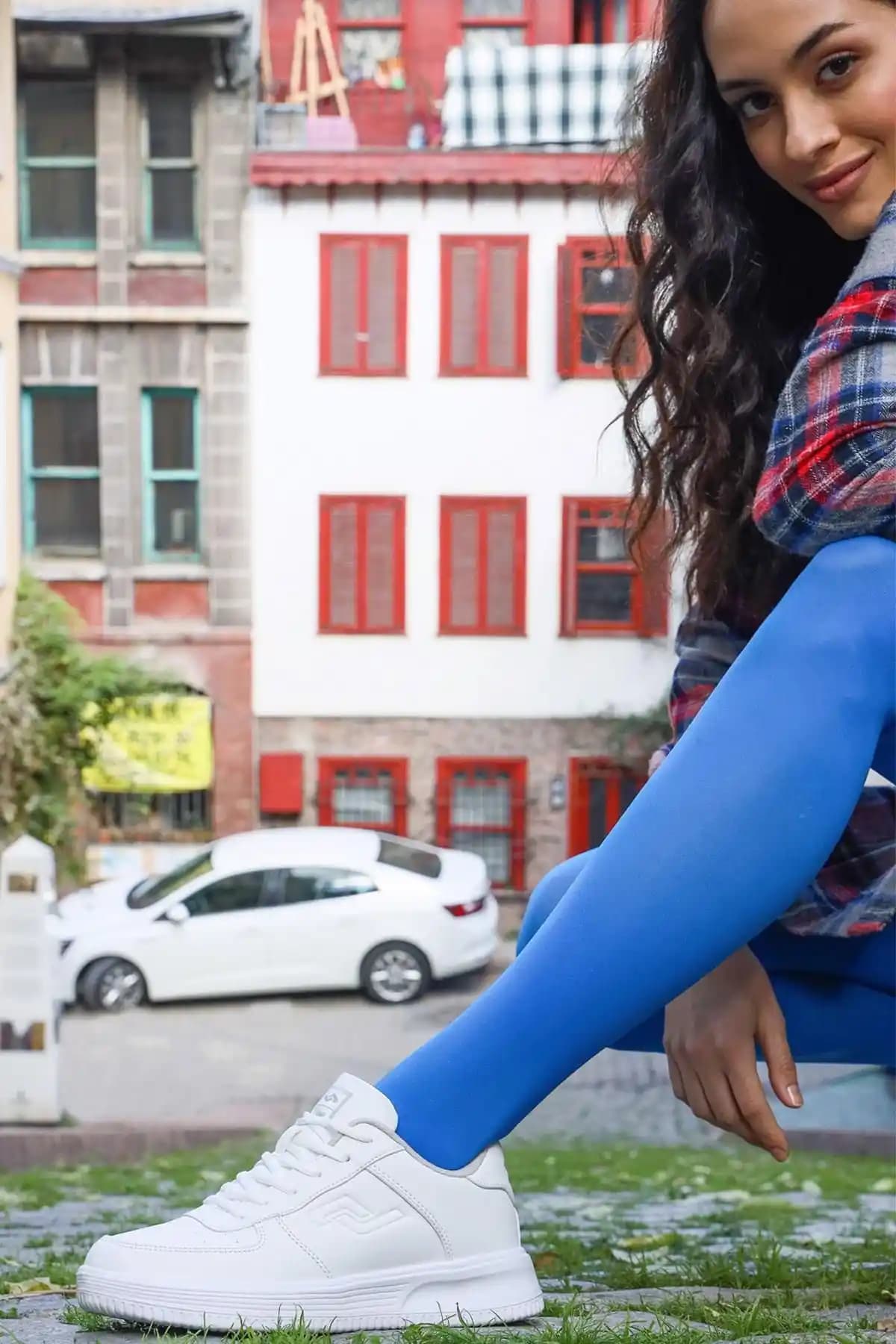 Jump 21516 Beyaz Kadın Sneaker: Günlük Kullanım İçin Modern ve Rahat Spor Ayakkabı