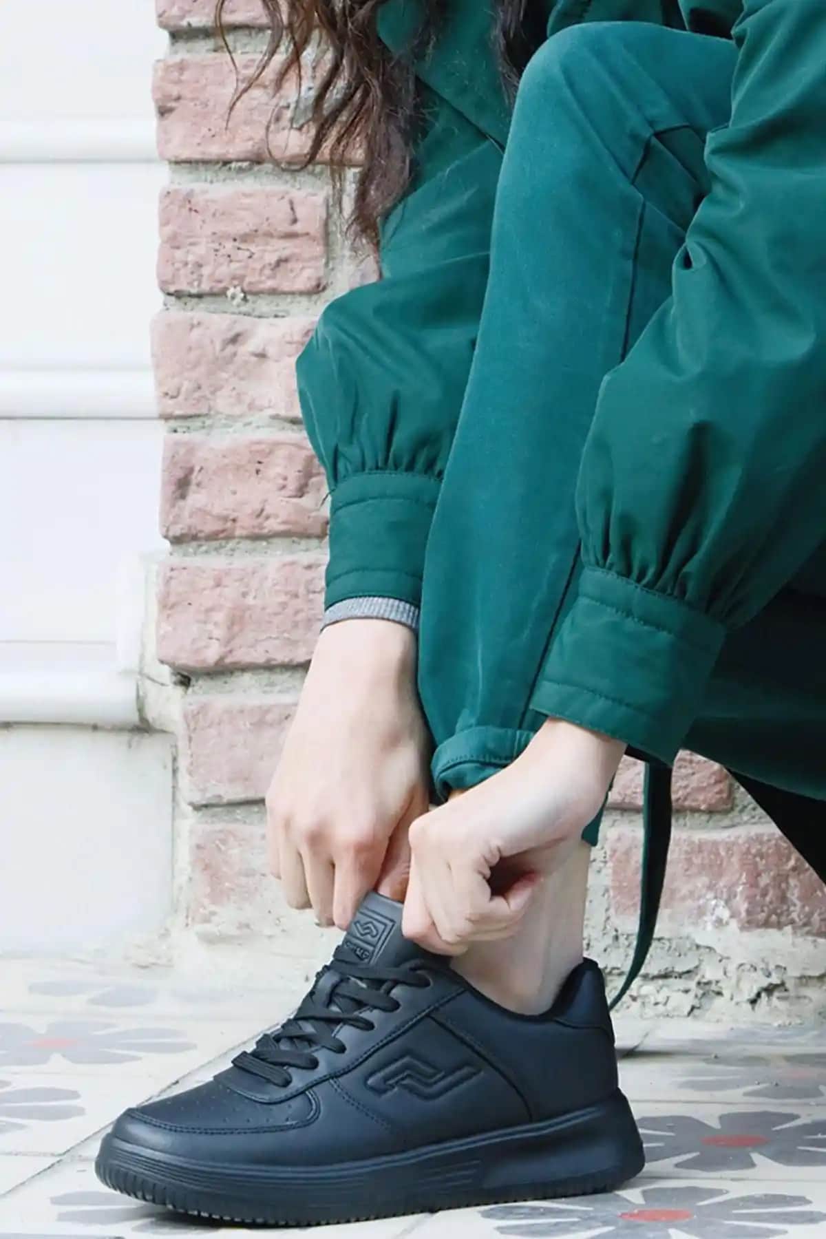 Jump 21516 Siyah Kadın Sneaker Günlük Kullanım İçin Modern ve Konforlu Tasarım