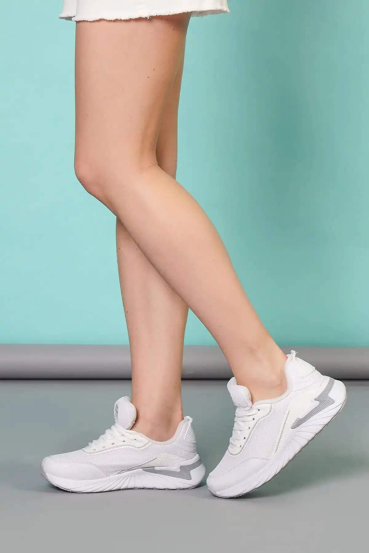 Jump 27346 Beyaz Kadın Sneaker Günlük Kullanım İçin Şık ve Konforlu Ayakkabı