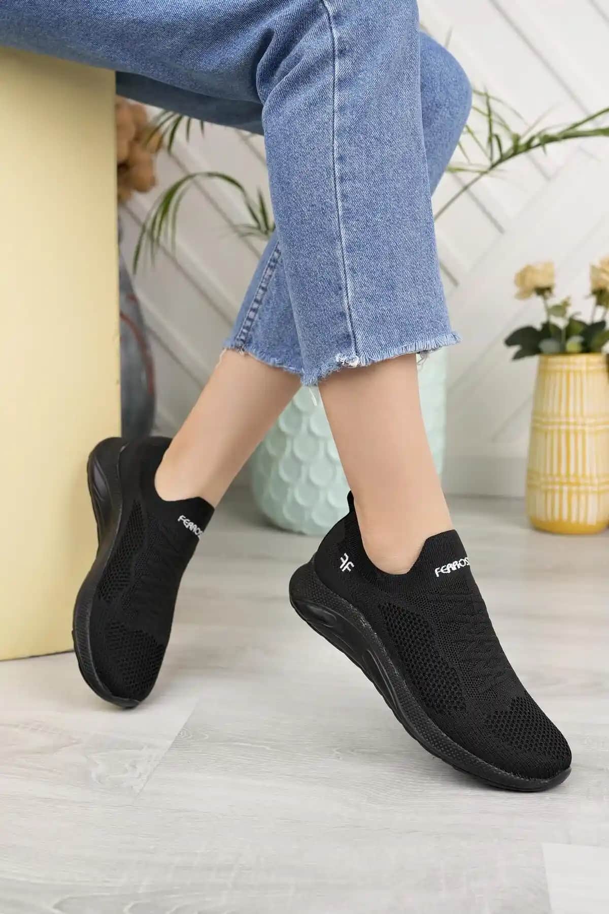 MORENİCA Siyah Bağcıksız Triko Kadın Sneaker ile Günlük Şıklık ve Konfor