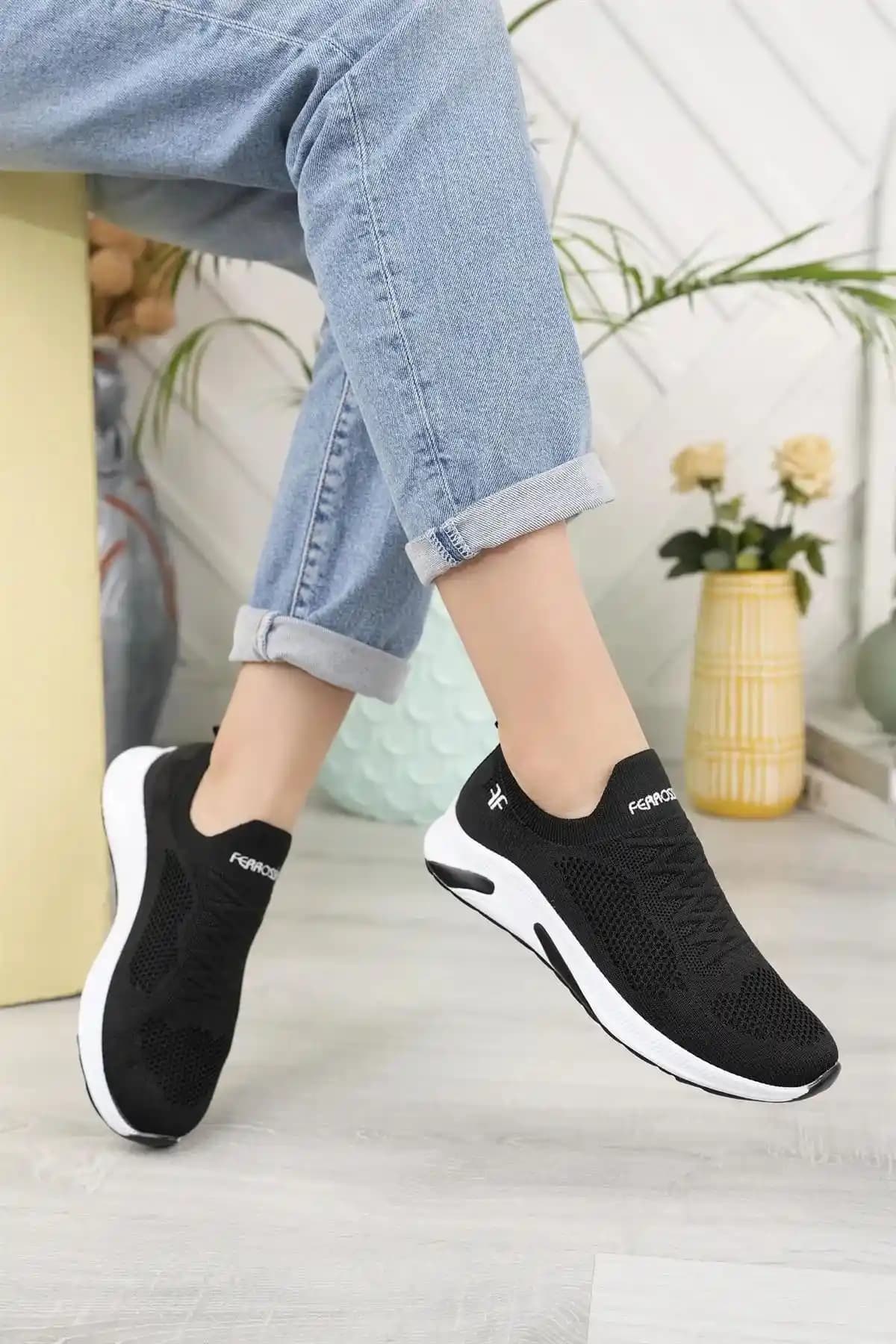 MORENİCA Siyah Triko Kadın Sneaker Günlük Rahat ve Şık Kullanım İçin Uygun