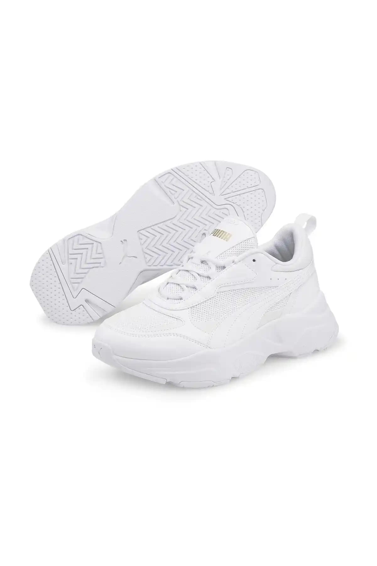Puma Cassia Kadın Beyaz Ayakkabı Günlük Şıklık ve Konfor Sunan Modern Tasarım
